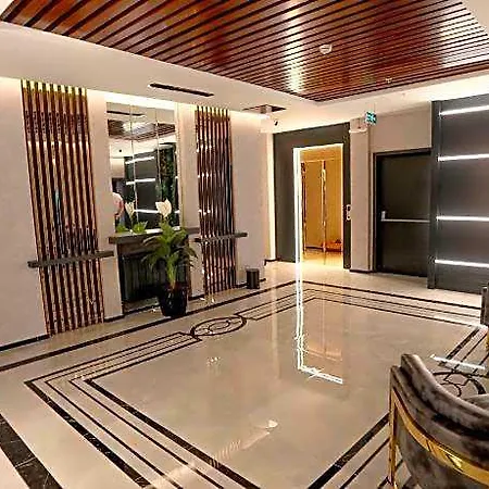 Hotel Class 4*