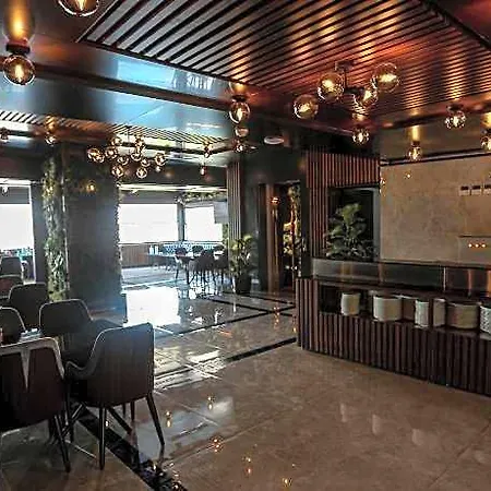 Class Hotel