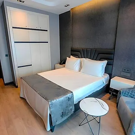 Hotel Class 4*
