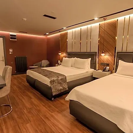 Class Hotel