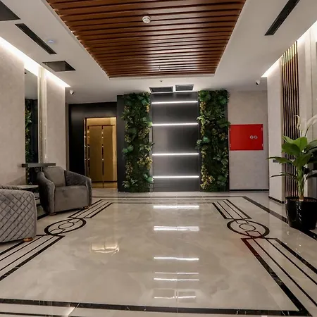 Class Hotel *