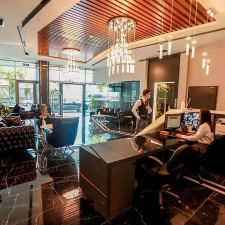 Class Hotel *