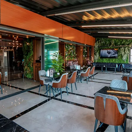 Hotel Class 4*
